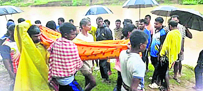 కాలువలో మునిగి ఇద్దరు మృతి1