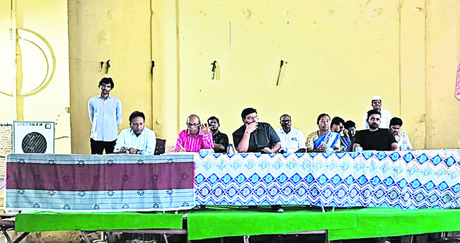 ఆర్‌అండ్‌ఆర్‌ ఇచ్చి తరలించండి 1