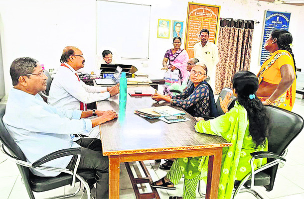 సైబర్ ఫిర్యాదులపై తక్షణం స్పందించాలి
1