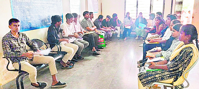 ధ్రువపత్రాల పరిశీలనకు 183 మంది విద్యార్థులు 2