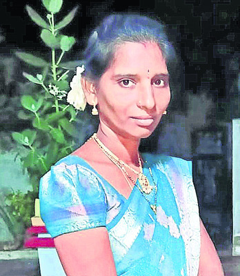 ప్రవర్తన మార్చుకోలేదని భార్యను కడతేర్చాడు 1