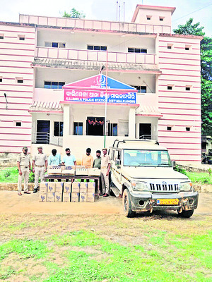 నాగుపాముని మింగిన మందుబాబు 1