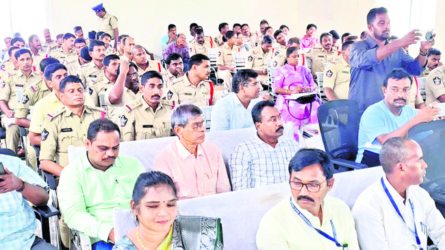 అన్నిశాఖల సమన్వయంతో శాంతిభద్రతల పరిరక్షణ 1