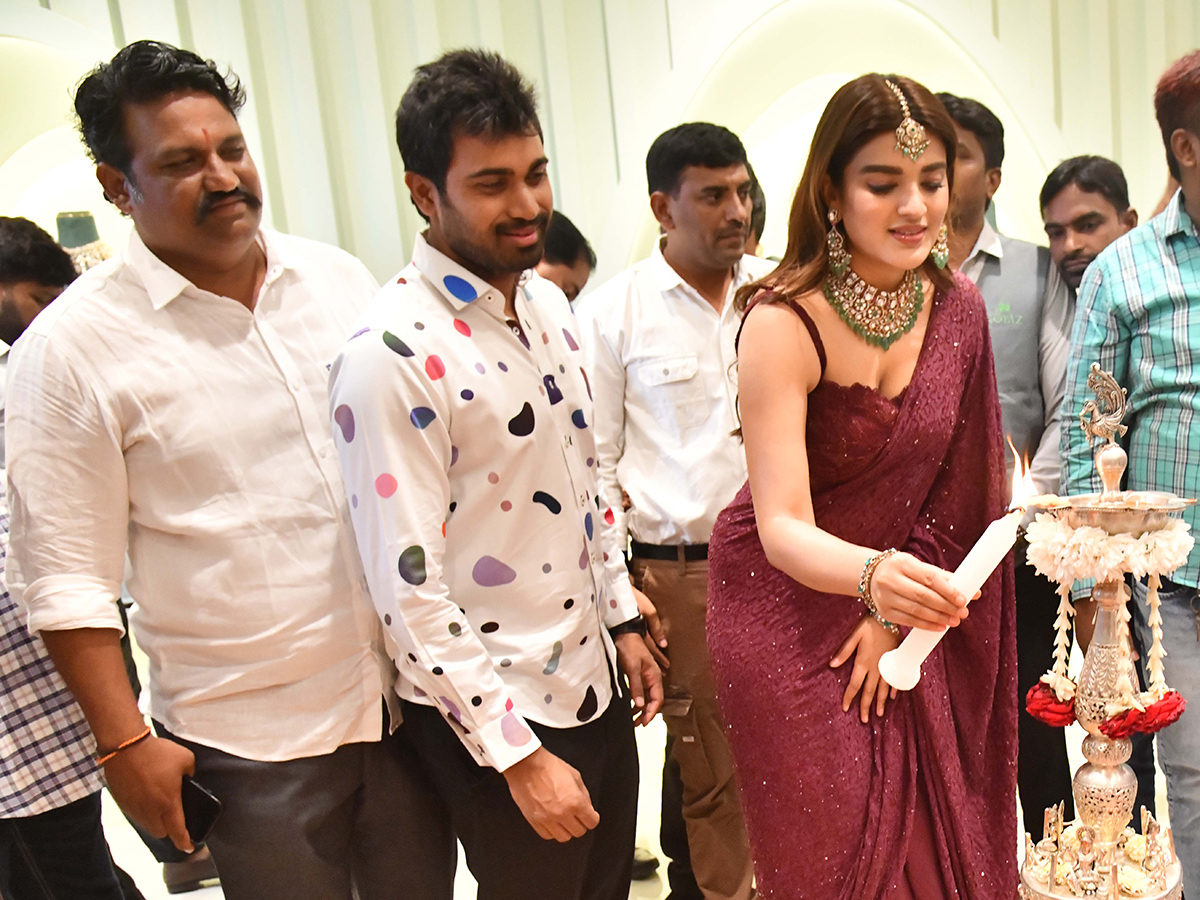 Actress Nidhhi Agerwal At Warangal Photos2