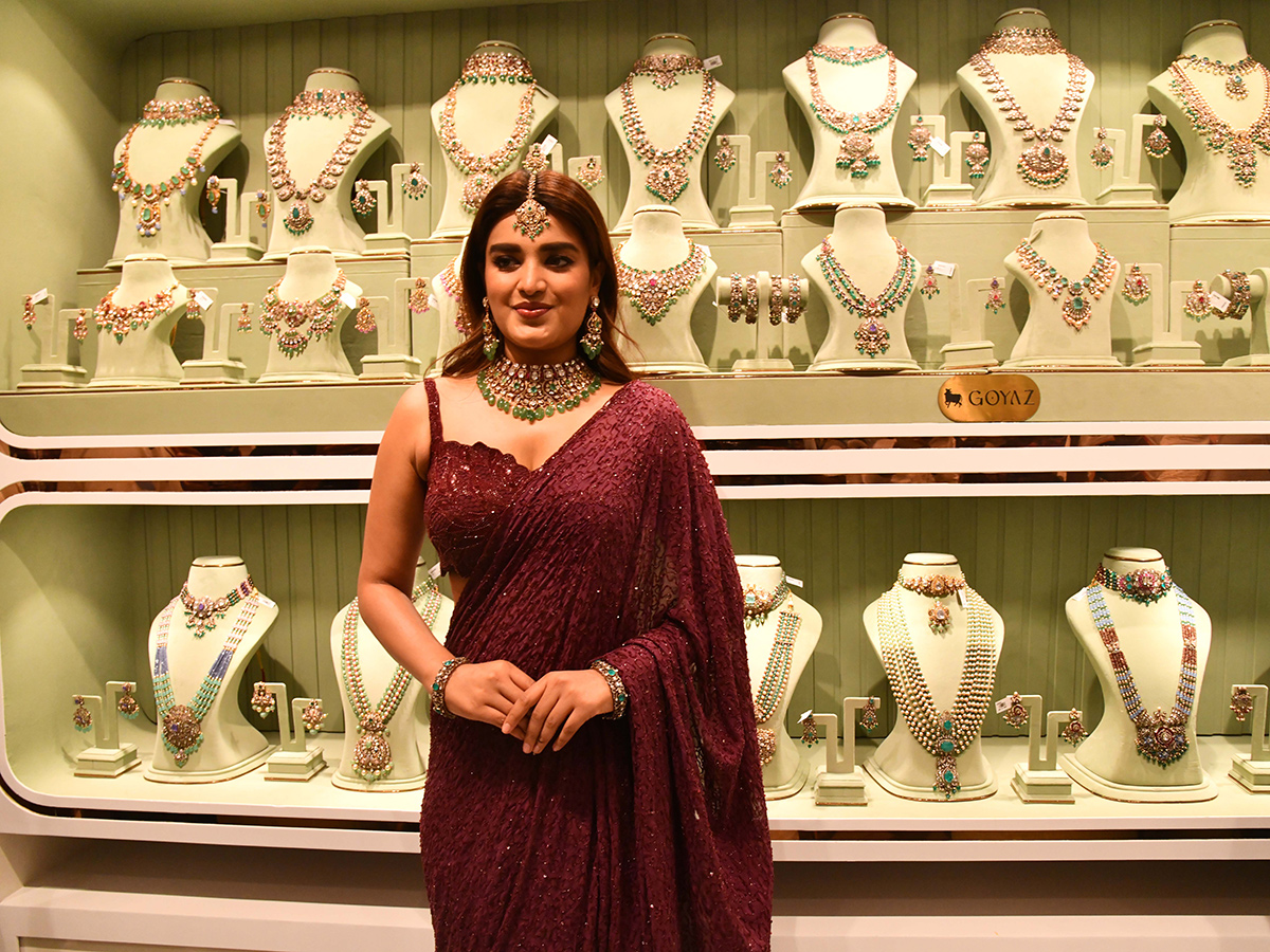 Actress Nidhhi Agerwal At Warangal Photos3