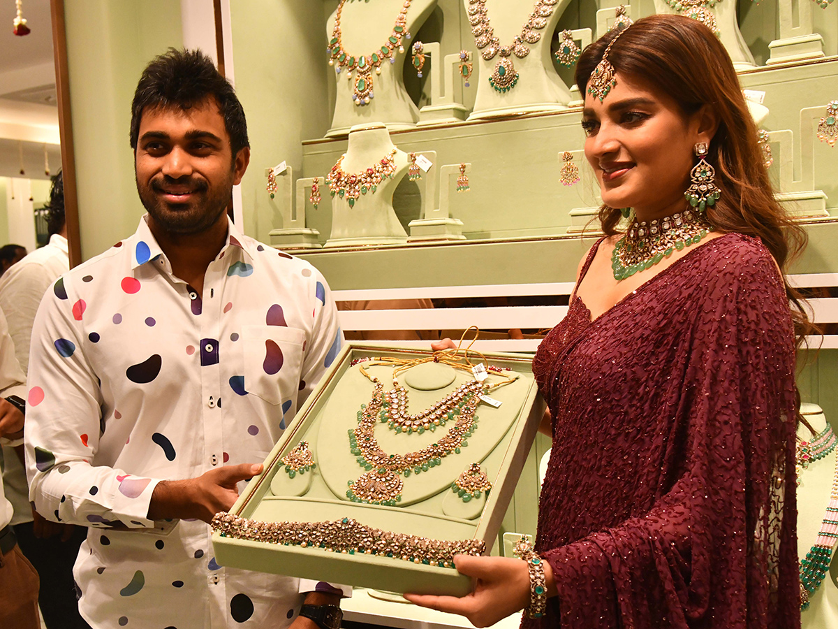 Actress Nidhhi Agerwal At Warangal Photos4