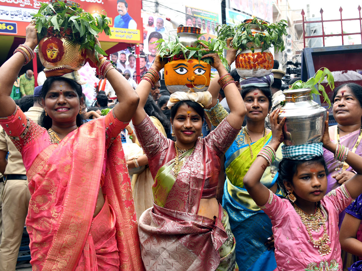 bonalu festival in hyderabad 2025 Photos21