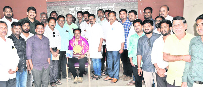 పాము కాటుకు బాలిక మృతి1