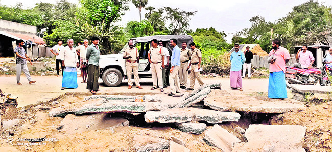 దళితుల రోడ్డును ధ్వంసం చేశాడు 1