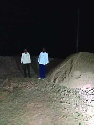 ఇసుక టిప్పర్ల పట్టివేత 1