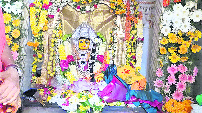 వైభవంగా ‘గాంధారి’ జాతర1