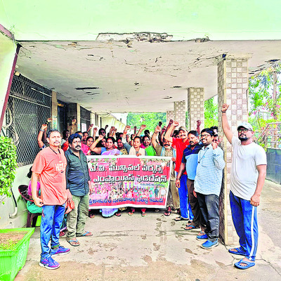 జోరువానలో పనులా? 3
