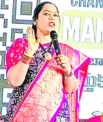 ‘హద్దు’లు దాటిన అక్రమాలు
12