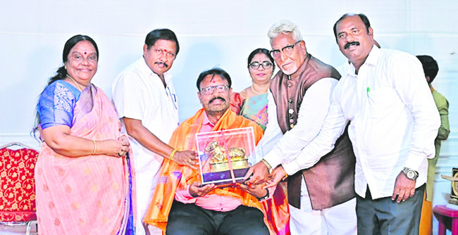 మాజీ మంత్రి అంబటి  రాంబాబుకు నోటీసులు 
2