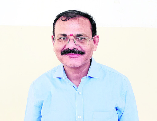 వామ్మో.. ‘కత్తెర’ పురుగు3