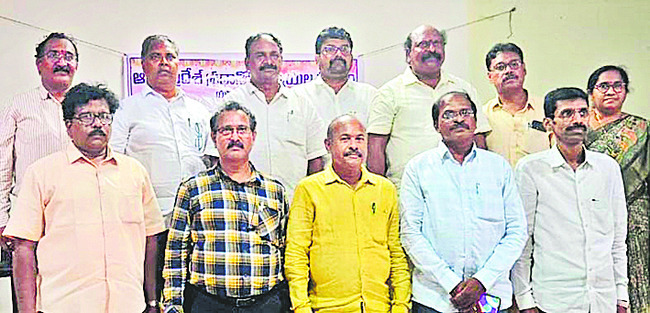 హారిక దంపతులపై దాడి నీచమైన చర్య
2