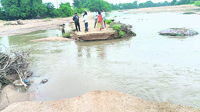 జిల్లా అంతటా తుంపర వర్షం1