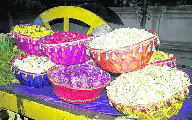 ●అమ్మవారికి ఆషాఢం సారె 2