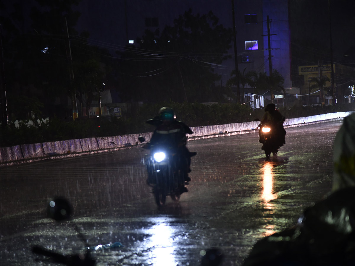 Heavy Rain in Vijayawada Today Photos25