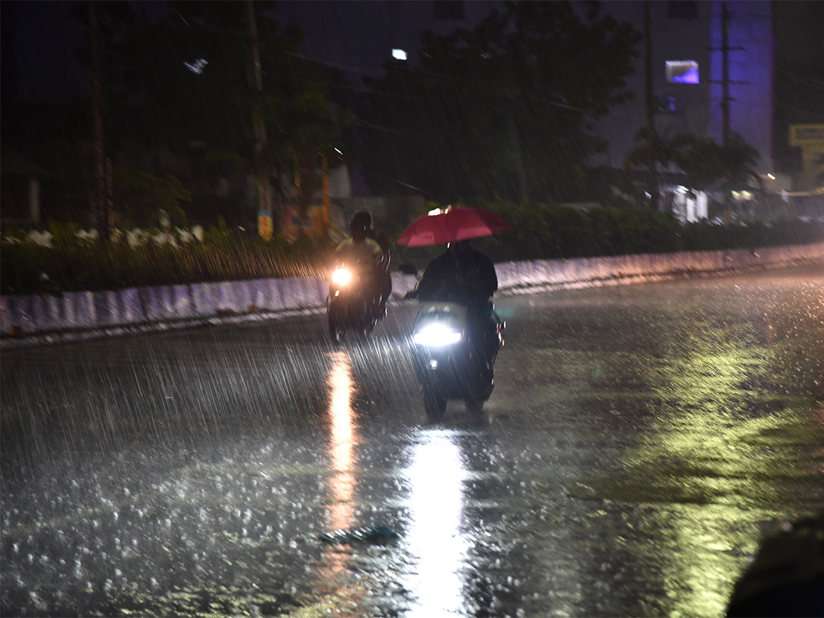 Heavy Rain in Vijayawada Today Photos28