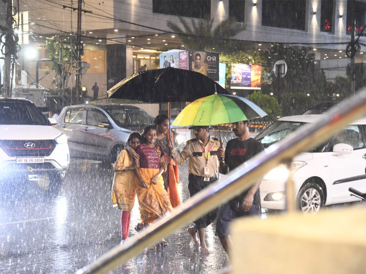 Heavy Rain in Vijayawada Today Photos3