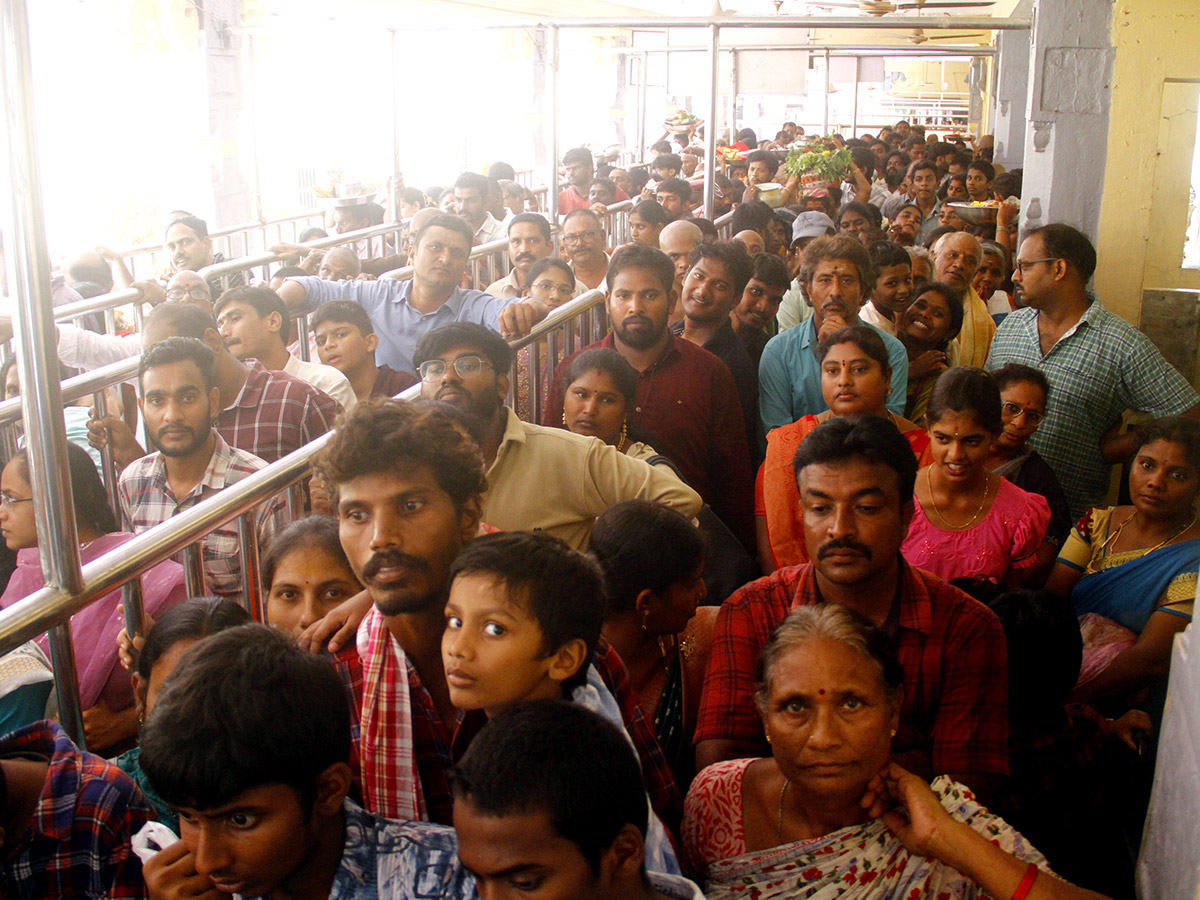 Huge Devotees Rush At Indrakeeladri Photos11