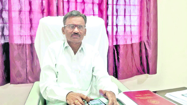 మున్సిపల్‌ వాహనాలకు రోడ్లే దిక్కు! 1
