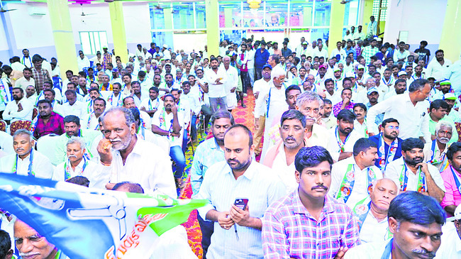 కార్యకర్తలే పార్టీకి మూలస్తంభాలు 1