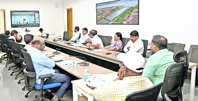 వీడియో కాన్ఫరెన్స్కు హాజరు 2