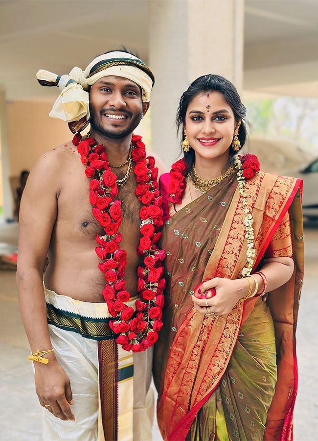 Bigg Boss fame Sonia Akula announced her pregnancy11