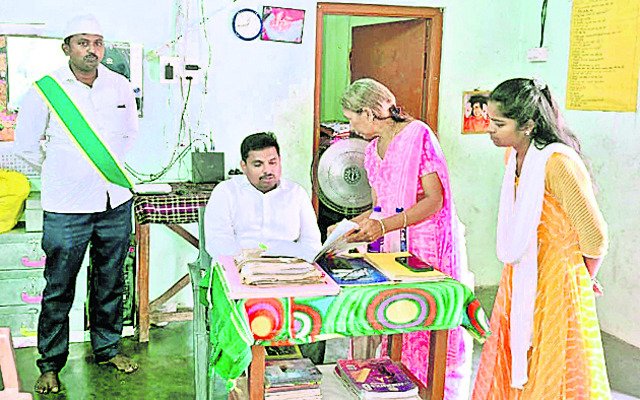 నవజీవన ఆశ్రమంలో తనిఖీలు 3