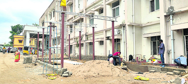 యాగంలో పీఠాధిపతులు 3