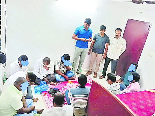 CI Y Achaiah catches money launderers at a lodge in Amaravati (File)2