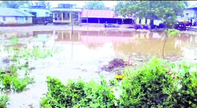విద్యాభ్యాసం.. మురుగునీటితో సహవాసం1