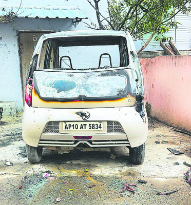 నాంపల్లి కోర్టుకు ఎన్ఎస్యూఐ నేత
2