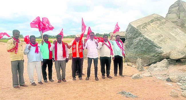 సమస్యలు పరిష్కరించాలి1