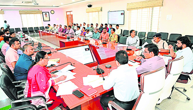 పాలిటెక్నిక్ కోర్సుల్లో తగ్గుతున్న అడ్మిషన్లు
2