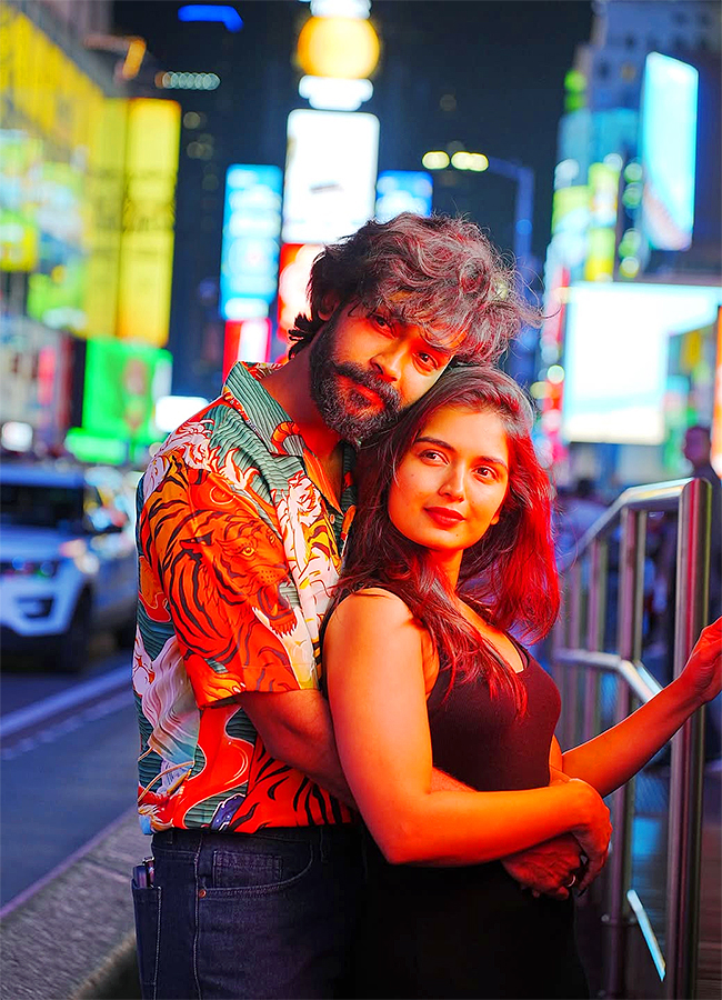 Actress Bigg Boss Fame Priyanka Jain in New York Photos Viral11