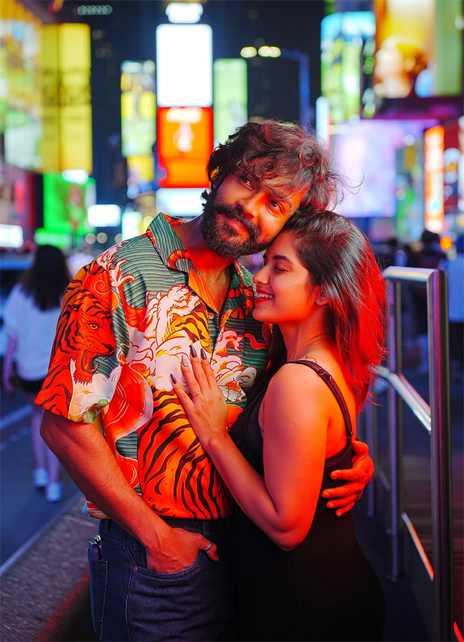 Actress Bigg Boss Fame Priyanka Jain in New York Photos Viral12