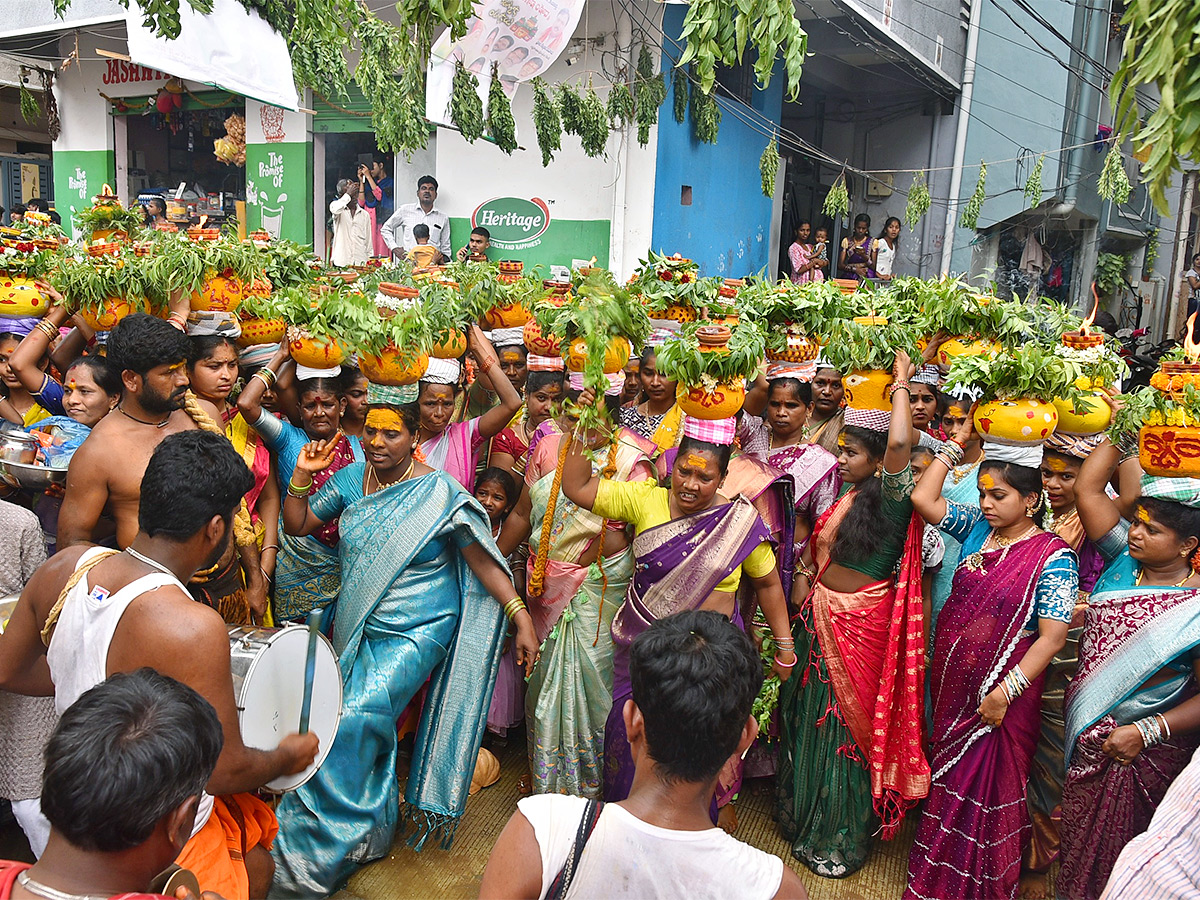 Devotional : Bonalu 2025 Festival in Film Nagar Photos 12