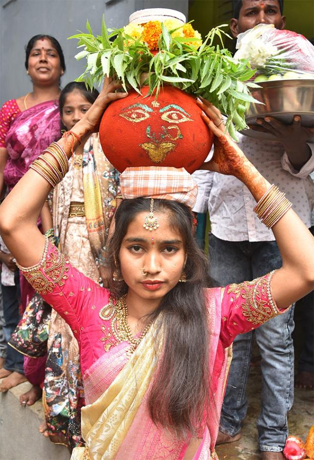 Devotional : Bonalu 2025 Festival in Film Nagar Photos 18