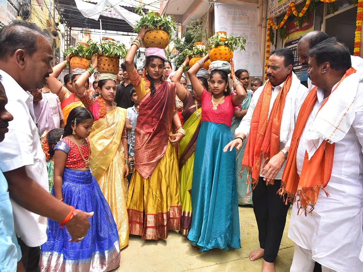 Devotional : Bonalu 2025 Festival in Film Nagar Photos 22