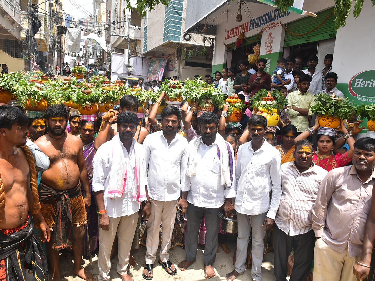 Devotional : Bonalu 2025 Festival in Film Nagar Photos 6