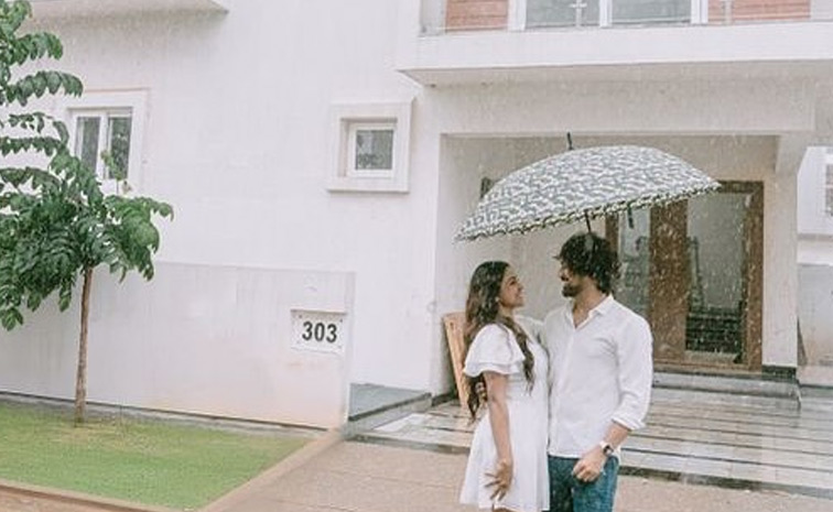 Hero Varun Sandesh Gets House Gifted By Vithika sheru Photos8