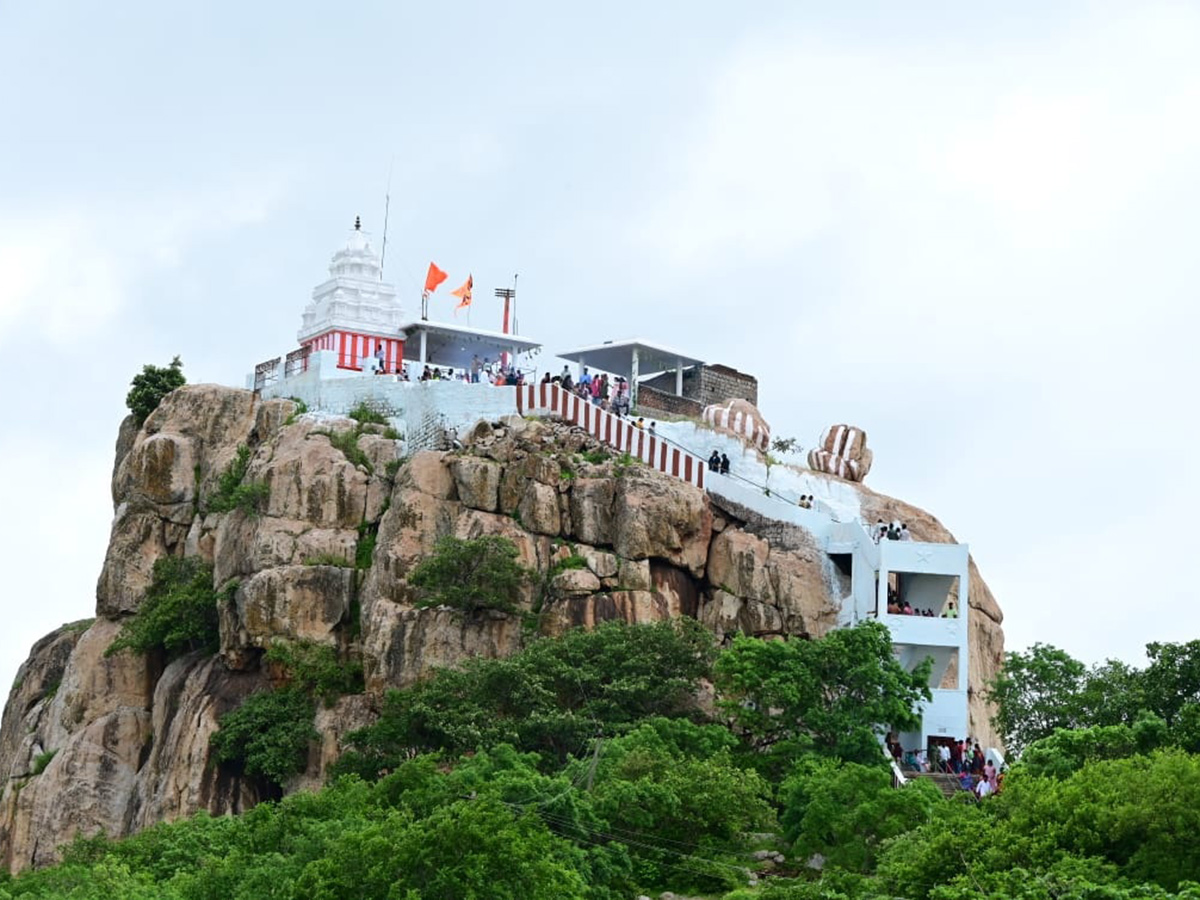 Manyamkonda Sri Lakshmi Venkateshwara Swamy Temple Mahbubnagar Photos1