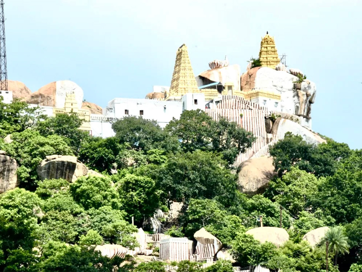 Manyamkonda Sri Lakshmi Venkateshwara Swamy Temple Mahbubnagar Photos10