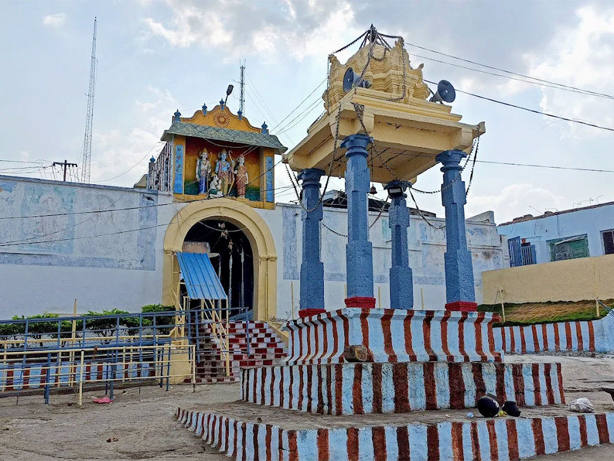 Manyamkonda Sri Lakshmi Venkateshwara Swamy Temple Mahbubnagar Photos21