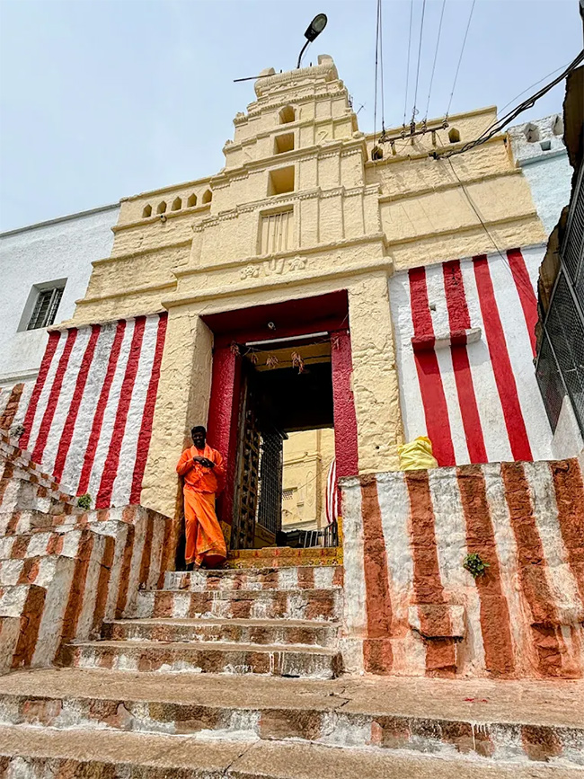 Manyamkonda Sri Lakshmi Venkateshwara Swamy Temple Mahbubnagar Photos31