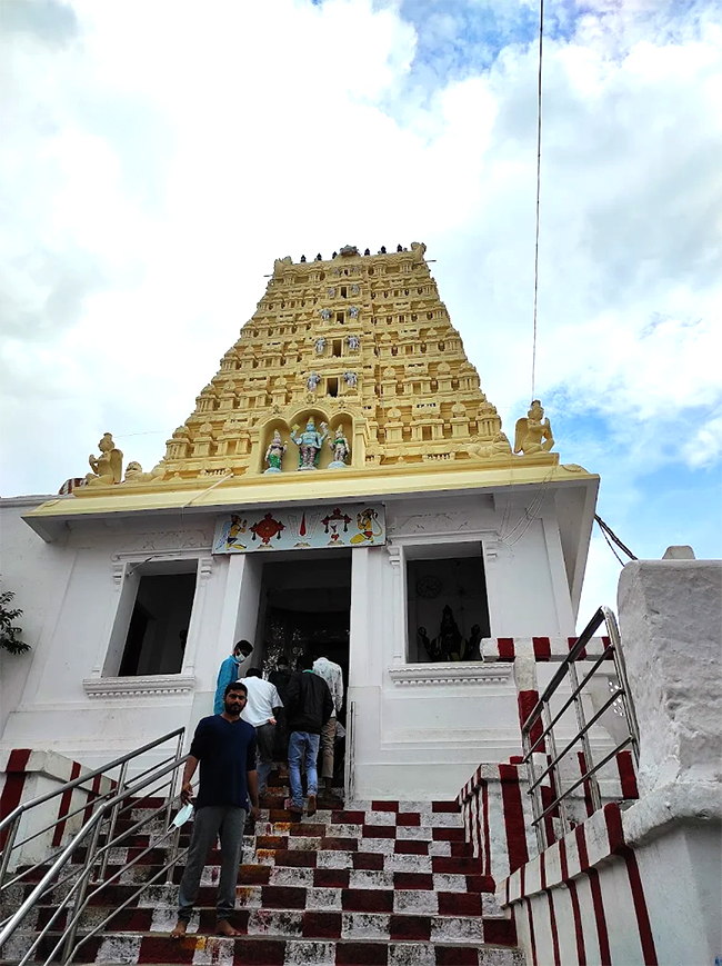 Manyamkonda Sri Lakshmi Venkateshwara Swamy Temple Mahbubnagar Photos3
