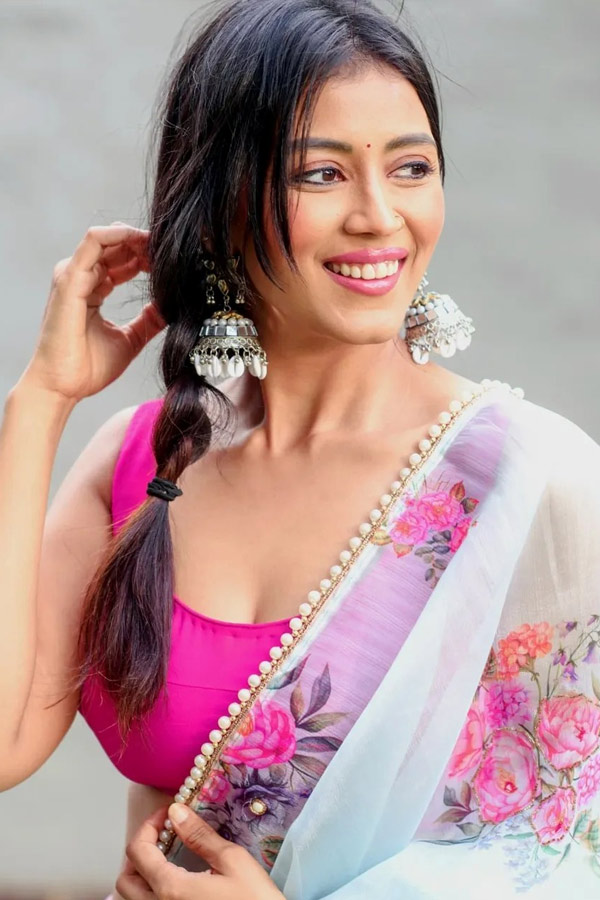 Vidhu Ishiqa wins Mrs Earth International 2025 Photos5